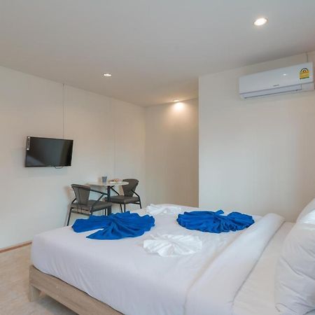 Hotel Grey Door Patong Exterior foto
